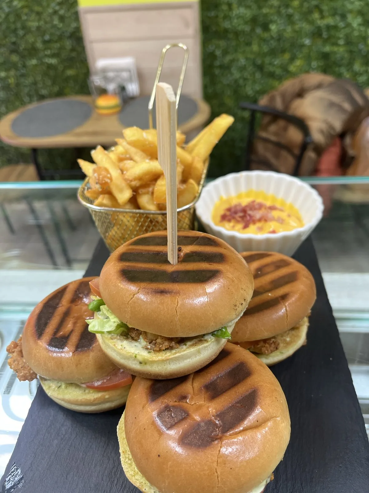 Пилешки бокс